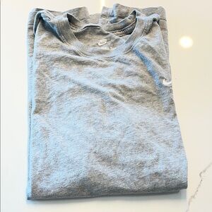Nike Men's Light Gray Short Sleeve Tee
